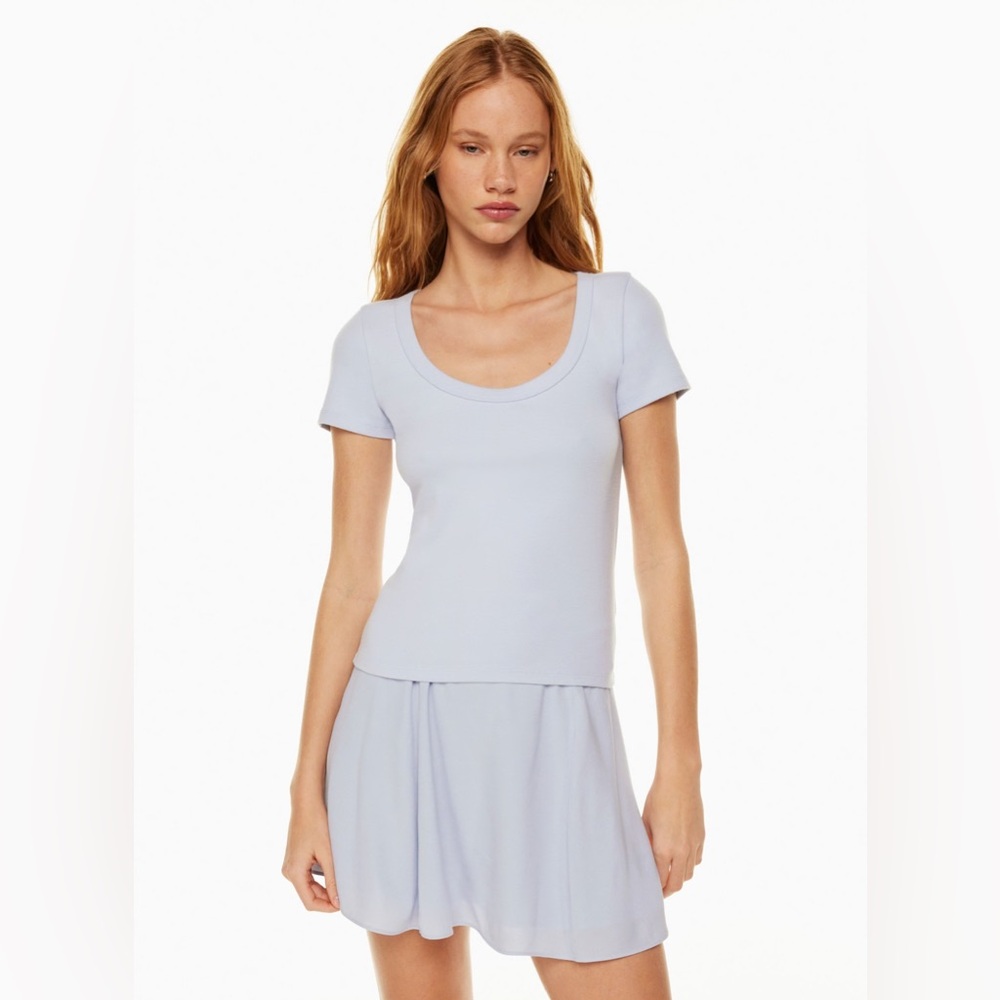 Aritzia White Scooped-neck Fitted T-Shirt, Size Small